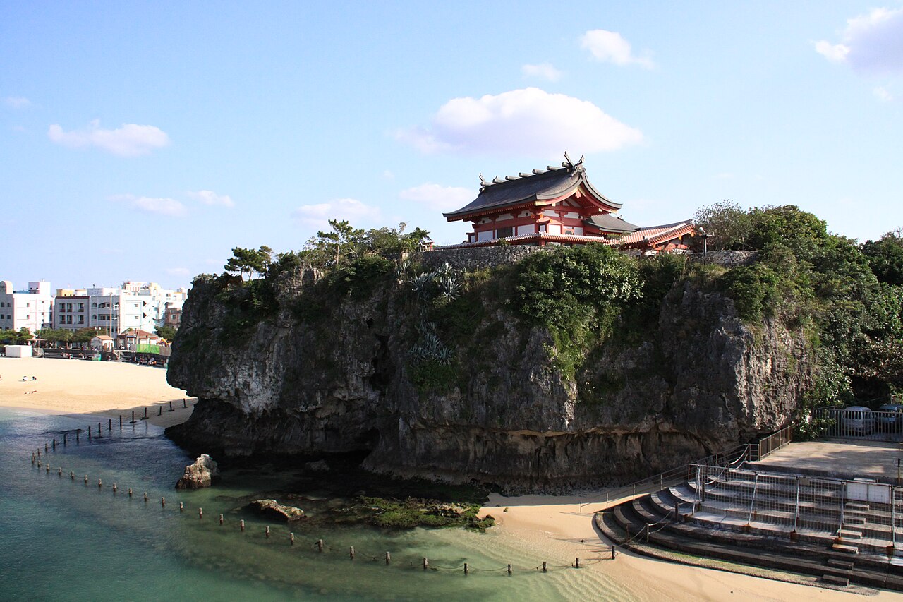 Okinawa Naminoue shrine