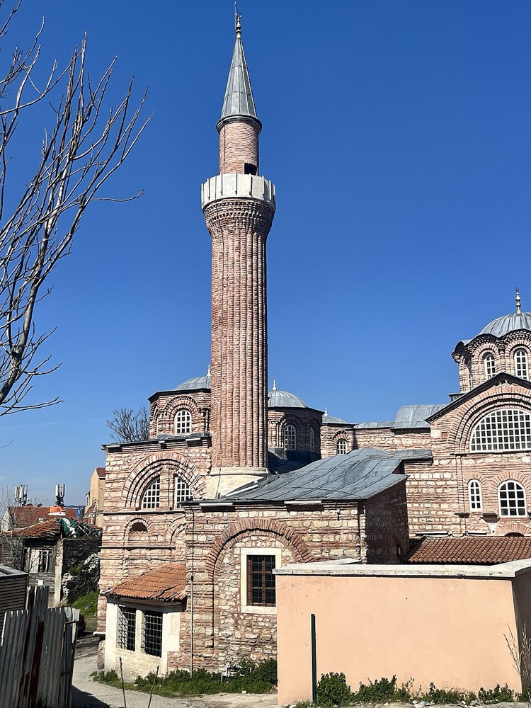 Molla Gürani Mosque